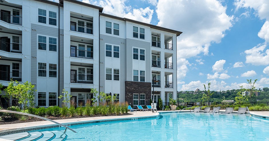 The Manhattan on the River| Dayton, KY