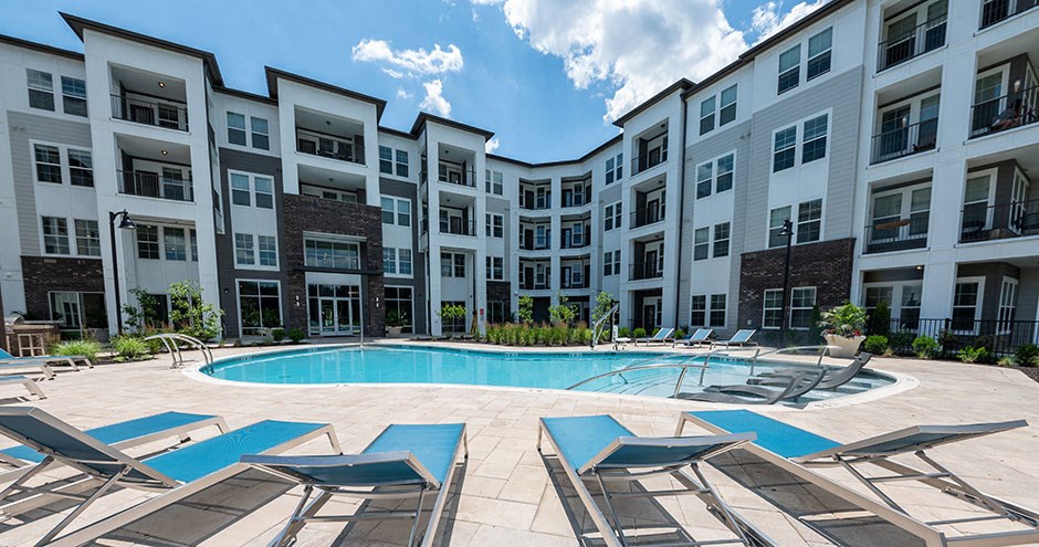 The Manhattan on the River| Dayton, KY