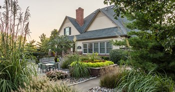 1318 SW Manor Lake Dr 1-3 Beds Apartment for Rent - Photo Gallery 4