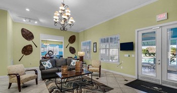 Leasing Office - Photo Gallery 3
