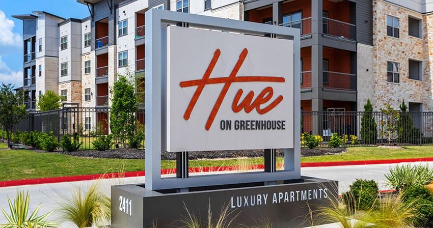 Hue On Greenhouse Apartments