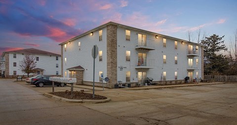 Oak Creek Crossing Living Room Bloomington, IL