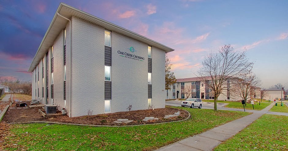 Oak Creek Crossing Living Room Bloomington, IL
