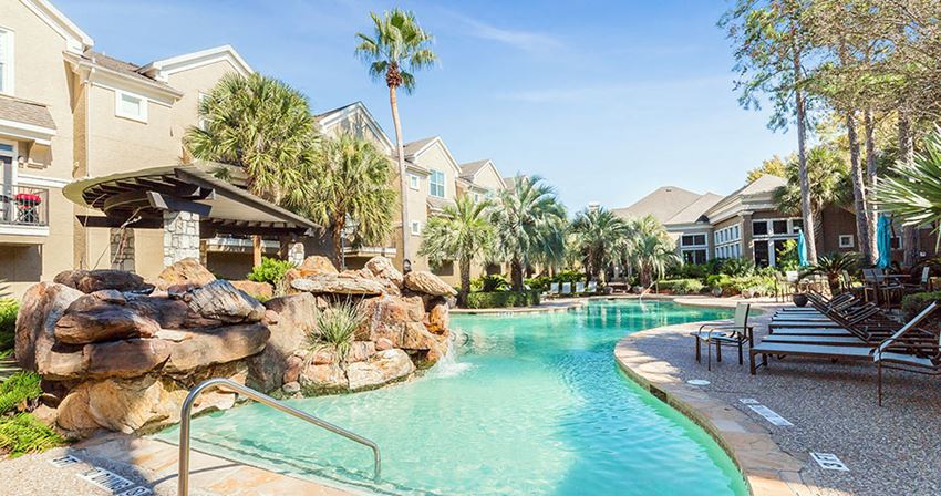 Old Farm Apartment Homes | Houston, TX