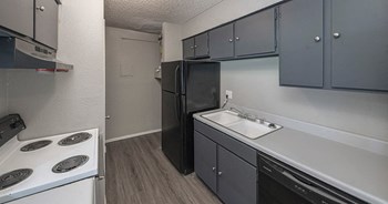 Stone Creek Apartment Homes | Midland, TX - Photo Gallery 3