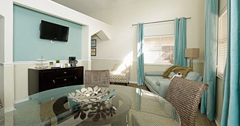 2707 SW 33rd Ave 1-2 Beds Apartment for Rent - Photo Gallery 6