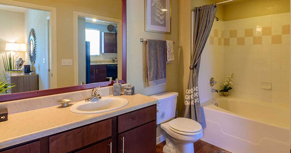 Parkway Grande Bath, San Marcos, Texas