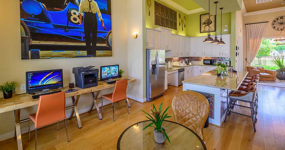 Parkway Grande Cyber Cafe, San Marcos, Texas