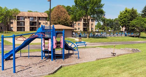 The Woods of Burnsville | Burnsville, MN