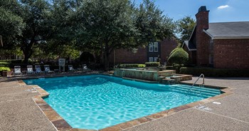 Pool Crestmont Reserve Apartments in Dallas TX - Photo Gallery 25