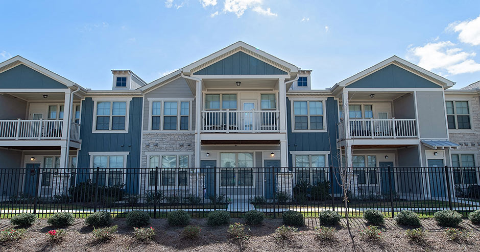 Retreat at River Chase Apartments | Covington, LA