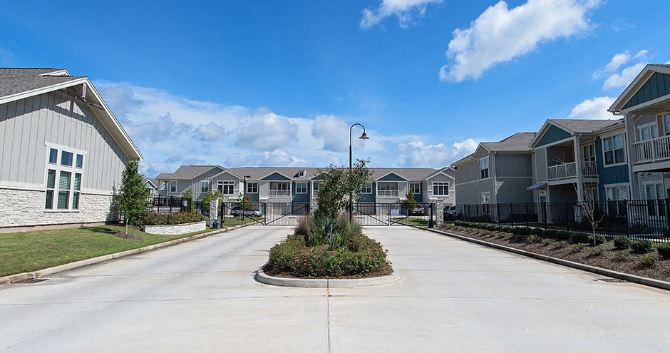 Retreat at River Chase Apartments | Covington, LA