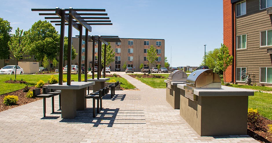 The Scott at East Village | Downtown Des Moines, IA | Outdoor Kitchen