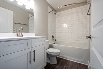 Six Forks Station I Raleigh, NC - Photo Gallery 17