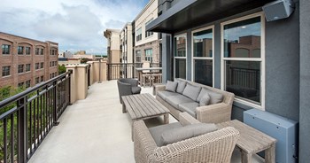 101 E Romana St Studio-3 Beds Apartment for Rent - Photo Gallery 13