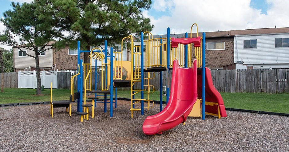 Sparrows Point Townhomes & Apartments | Virginia Beach, VA