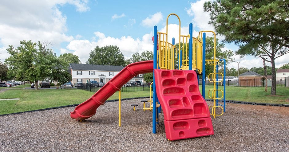 Sparrows Point Townhomes & Apartments | Virginia Beach, VA