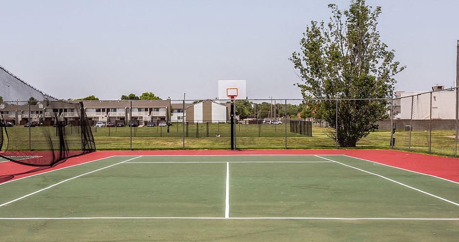 the tennis court at the apartments for rent