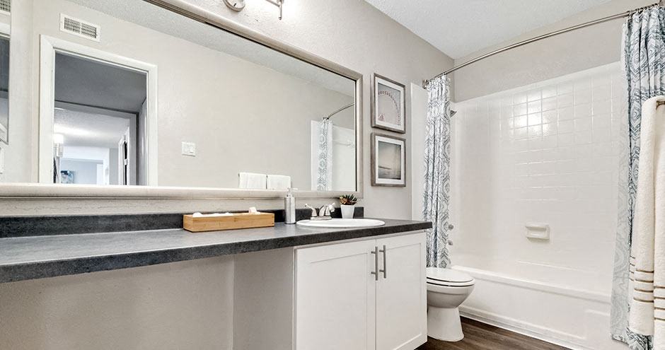 Sunstone Palms Apartments, 12702 University Club Drive, Tampa, FL