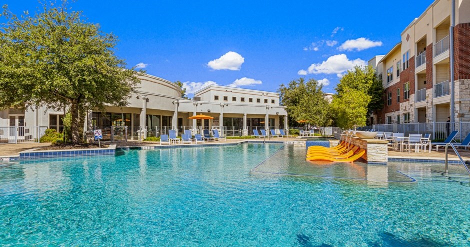 Gateway Crossing Apartments