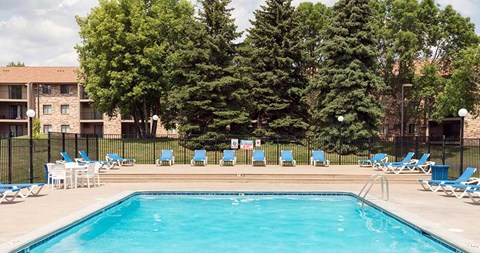 The Woods of Burnsville | Burnsville, MN