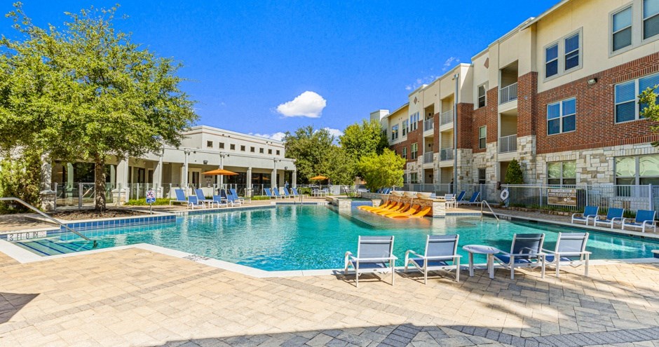 Gateway Crossing Apartments