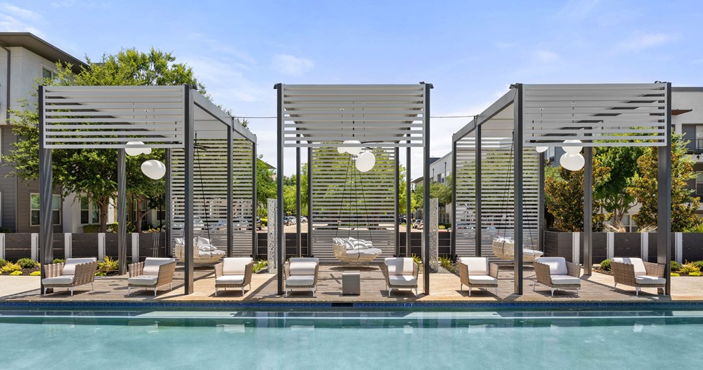 Crest at Park Central | Dallas, TX