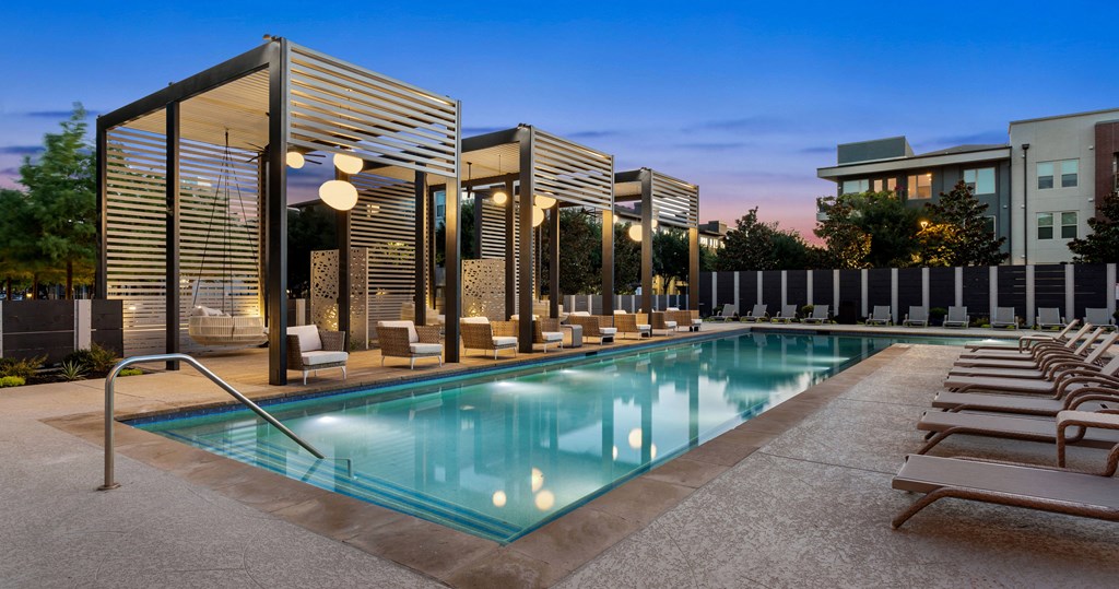 Crest at Park Central | Dallas, TX