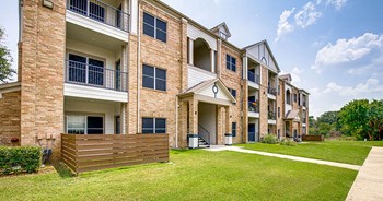 1601 Towne Crossing Blvd 1-3 Beds Apartment for Rent - Photo Gallery 2
