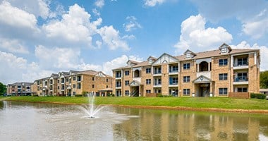 1601 Towne Crossing Boulevard 1 Bed Apartment for Rent Photo Gallery 1