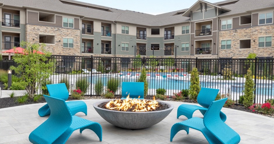 Vale at Overland Park | Overland Park, KS