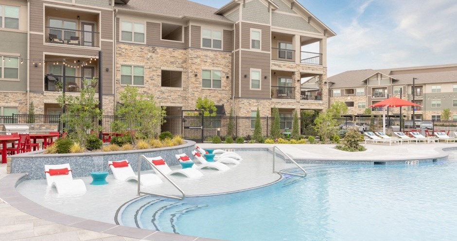 Vale at Overland Park | Overland Park, KS