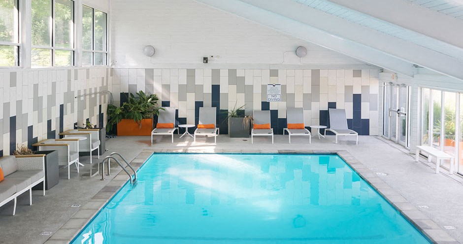 Vicino on the Lake Apartments | Creve Coeur, MO