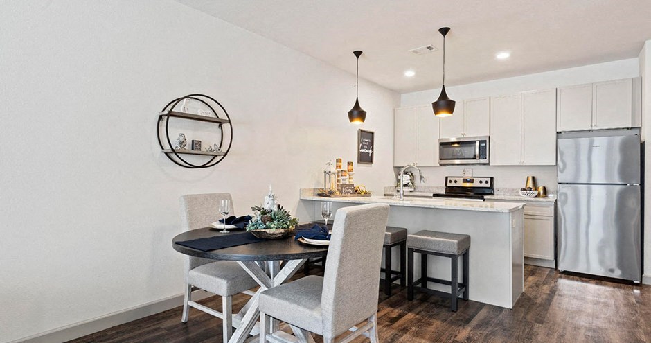 Villas at Ridgeview Falls| Olathe, KS