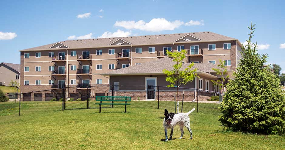 Pet Friendly | Walnut Lake | Urbandale, IA