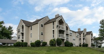 10415 East 43rd St 1-2 Beds Apartment for Rent - Photo Gallery 4