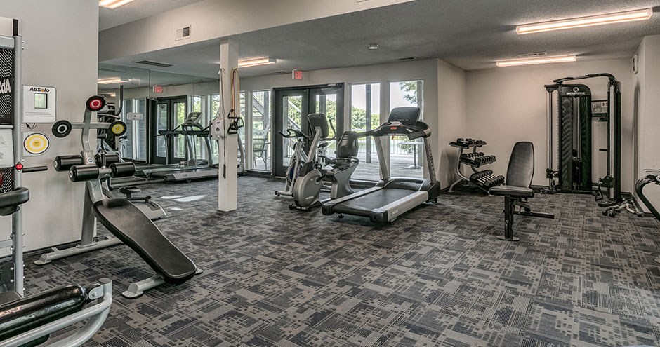 the gym at the monarch luxury apartments in des moinesaz