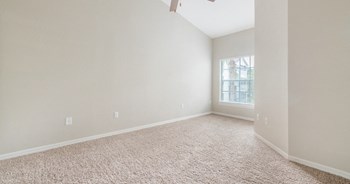2415 Treasure Landing Pkwy 1-3 Beds Apartment for Rent - Photo Gallery 4
