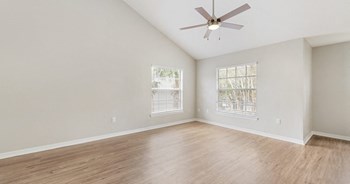 2415 Treasure Landing Pkwy 1-3 Beds Apartment for Rent - Photo Gallery 2