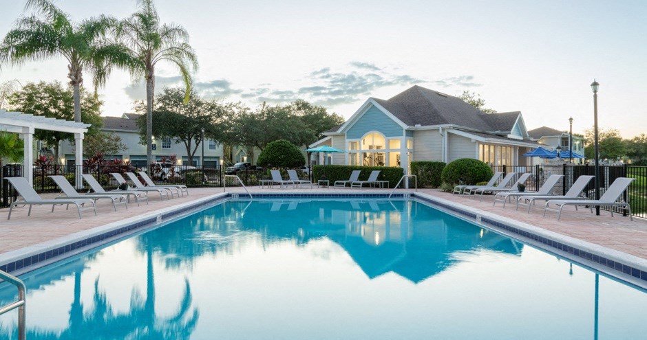 the pool at the preserve at ballantyne commons apartments