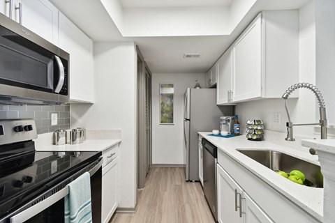 4004 Lake Underhill Road 1 Apartment for Rent