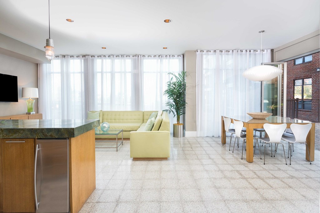 Apartments for rent houston heights - 2125 Yale Indoor Outdoor Cabana