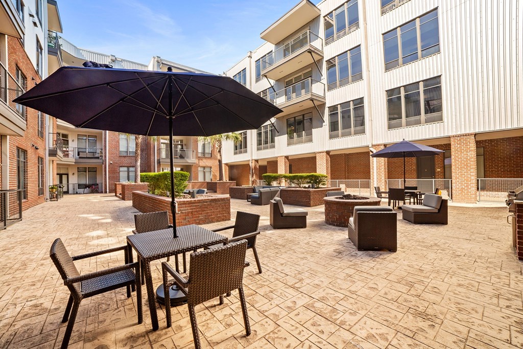 Apartments 77008 - 2125 Yale apartments for rent - Courtyard with Fire Pit and Water Feature