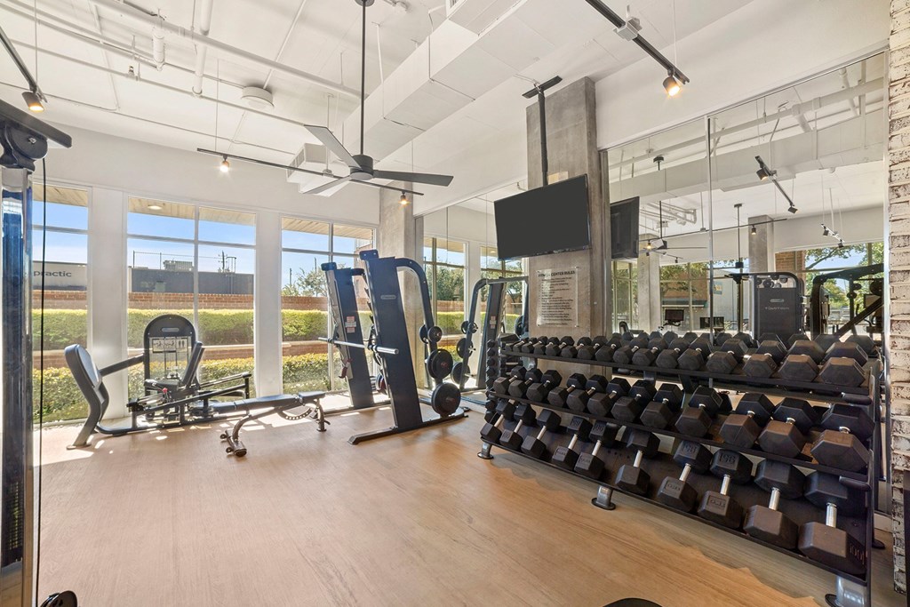 Apartments for rent heights houston - 2125 Yale Fitness Center