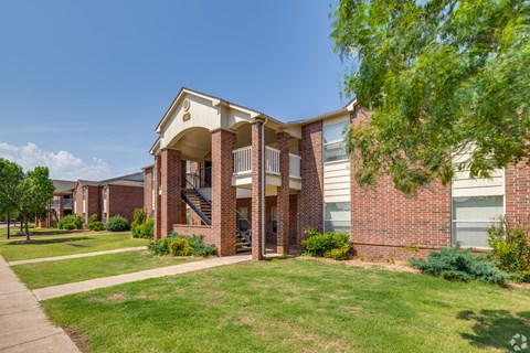 our apartments at the reserves feature a spacious yard and balconies