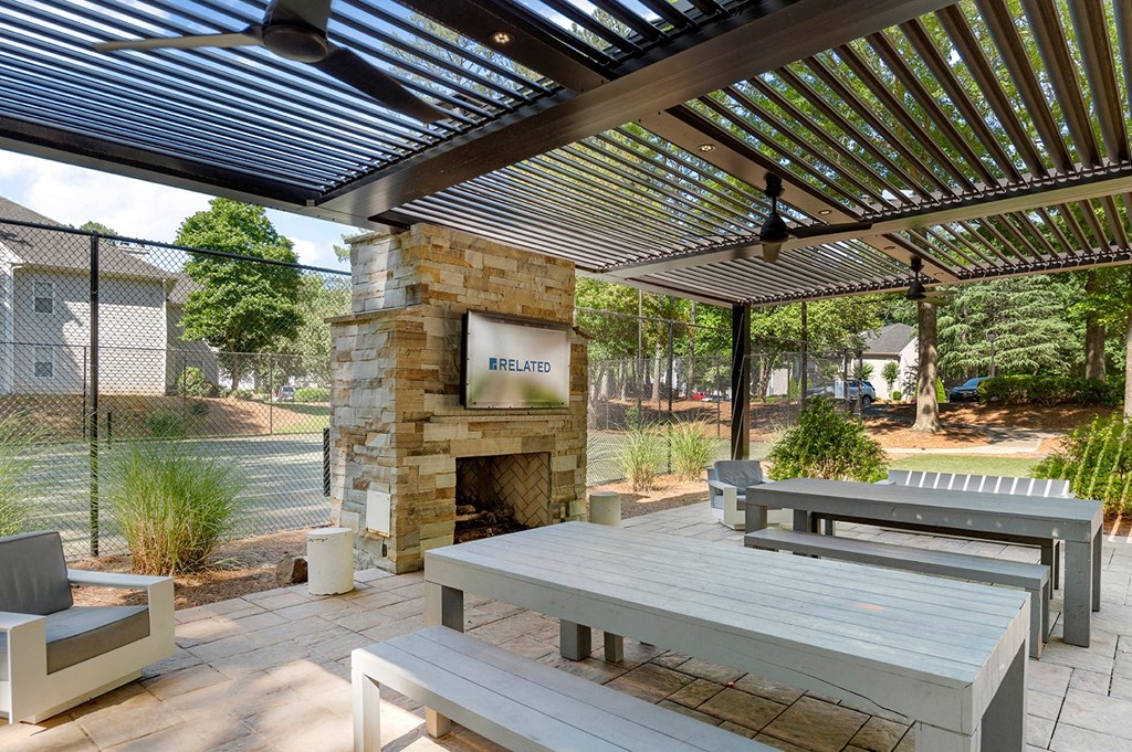 Manchester At Mansell Apartments, 401 Huntington Drive, Roswell, GA