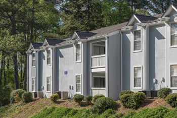 Mill House at East Cobb Apartment Homes - Photo Gallery 3