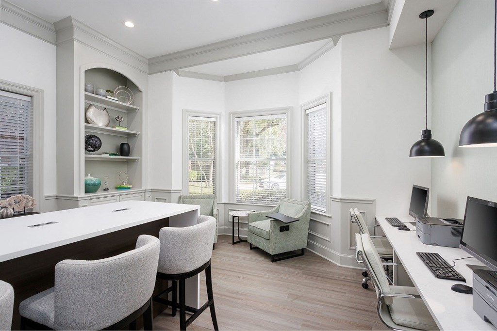 Creekside 121 Business Center