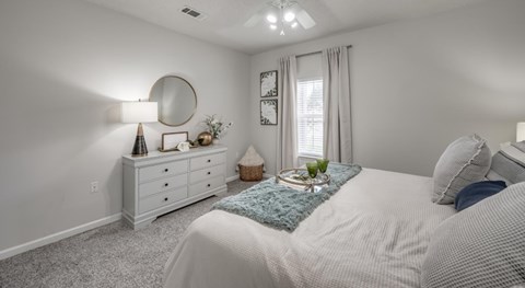 1BD, 1BA - 903SF - Bedroom