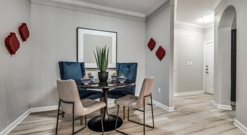 1BD, 1BA - 807SF - Entryway